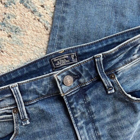 [Abercrombie & Fitch] Simone Distressed High Rise Skinny Jeans- Size 28/6 - Picture 8 of 8